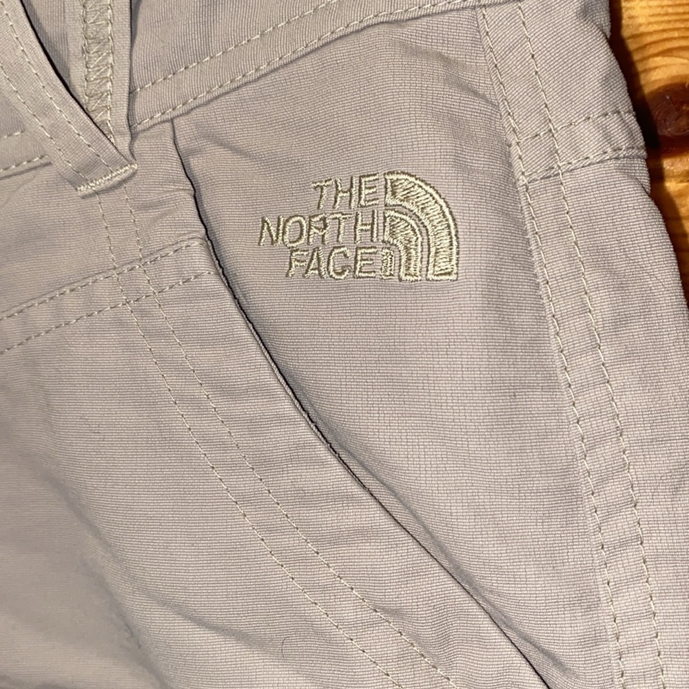 North Face Shorts - Picture 5 of 10